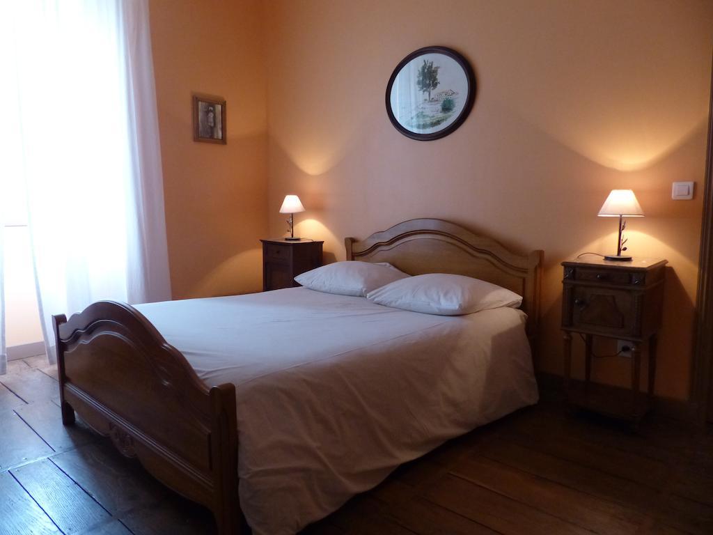 Le Domaine De Panissac Bed and Breakfast Berneuil  Pokój zdjęcie