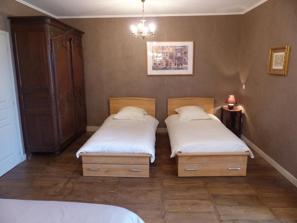 Le Domaine De Panissac Bed and Breakfast Berneuil  Pokój zdjęcie