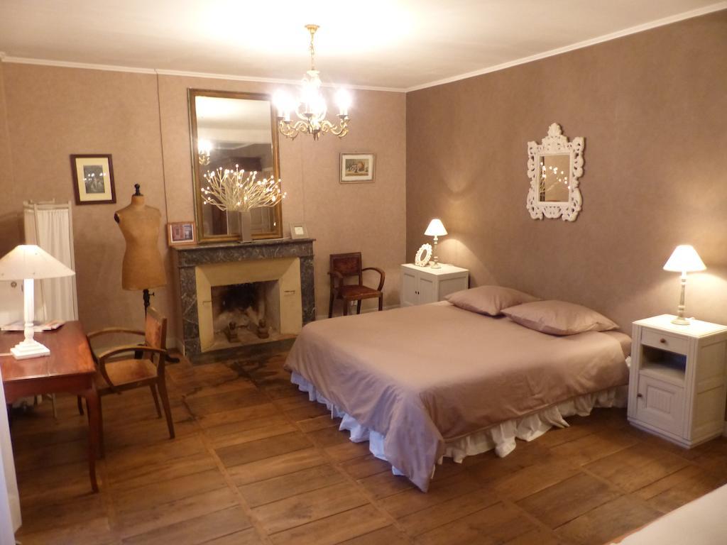 Le Domaine De Panissac Bed and Breakfast Berneuil  Pokój zdjęcie