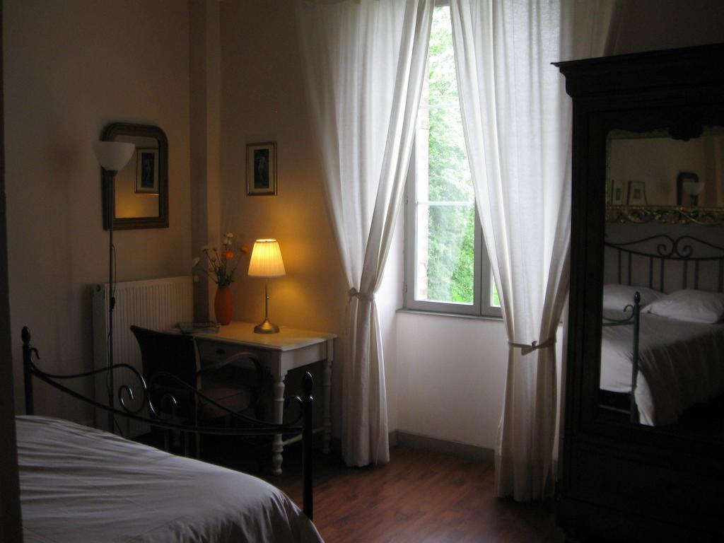 Le Domaine De Panissac Bed and Breakfast Berneuil  Pokój zdjęcie