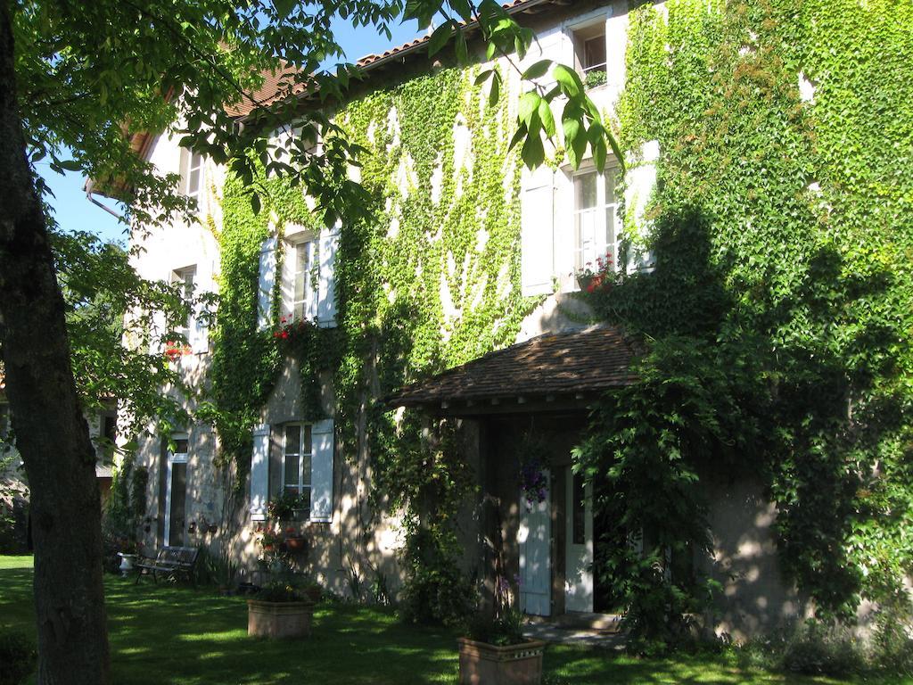 Le Domaine De Panissac Bed and Breakfast Berneuil  Zewnętrze zdjęcie