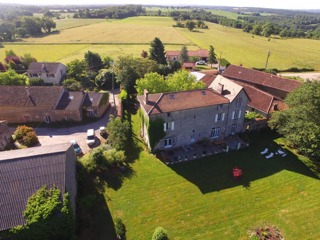 Le Domaine De Panissac Bed and Breakfast Berneuil  Zewnętrze zdjęcie